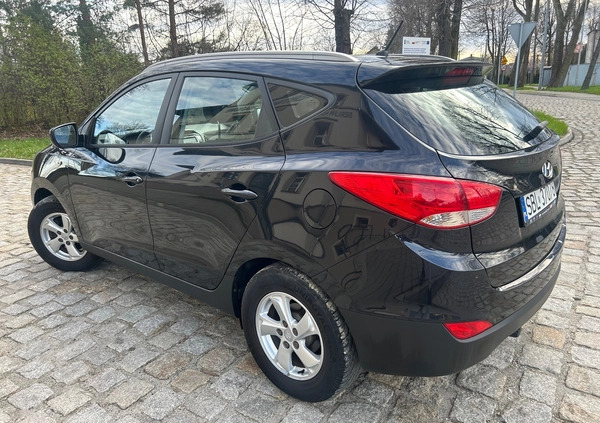 Hyundai Tucson cena 34900 przebieg: 194000, rok produkcji 2010 z Bieruń małe 137